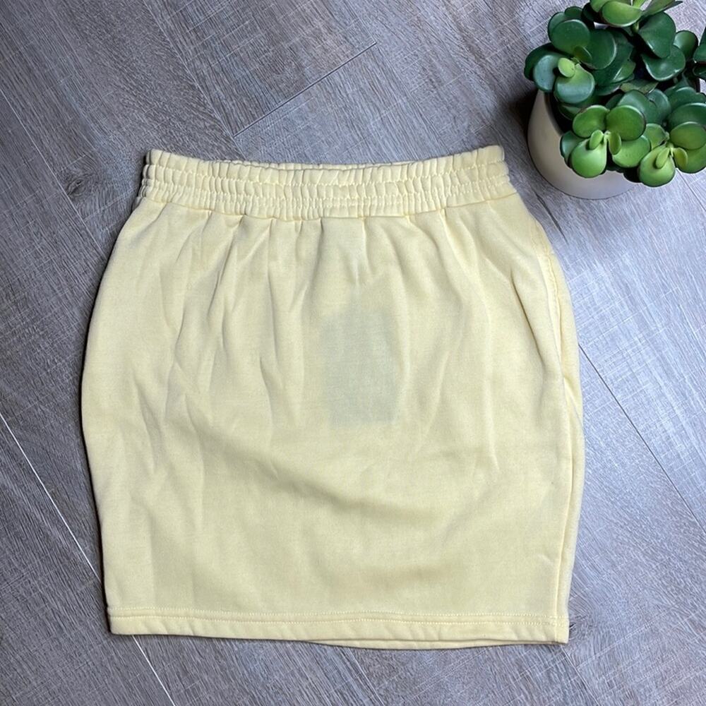 PRETTY LITTLE THING Pale Yellow Elastic Waist Mini Skirt Women’s
